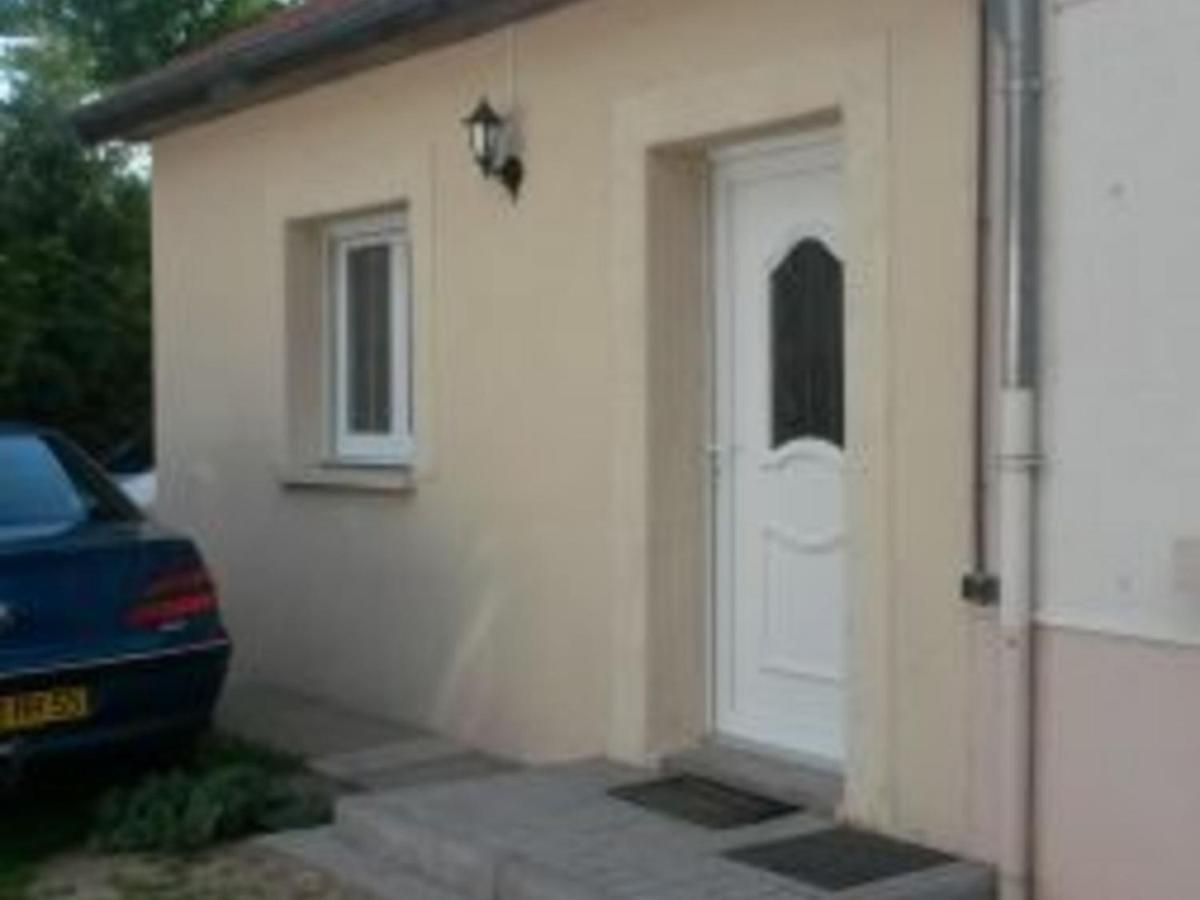 Charmant Gite A Etain, Tout Inclus, Proche Verdun Avec Terrasse Et Parking - Fr-1-585-3 Eksteriør bilde