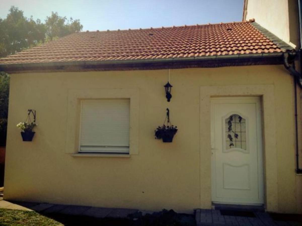 Charmant Gite A Etain, Tout Inclus, Proche Verdun Avec Terrasse Et Parking - Fr-1-585-3 Eksteriør bilde